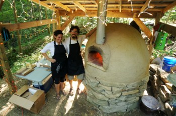 Build Your Own $20 Outdoor Cob Pizza Oven | The Year Of Mud